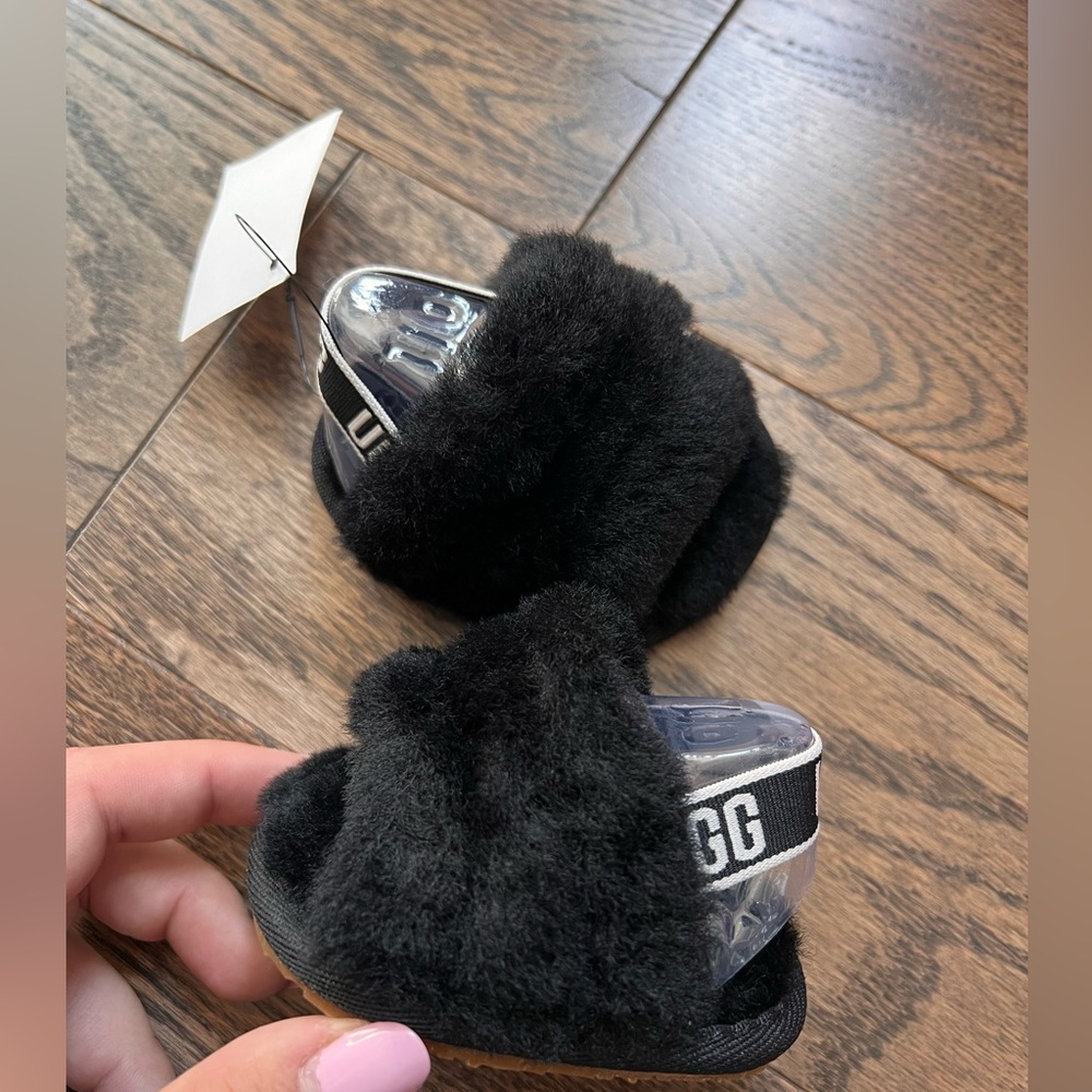 Newborn ugg slippers black size 0/1